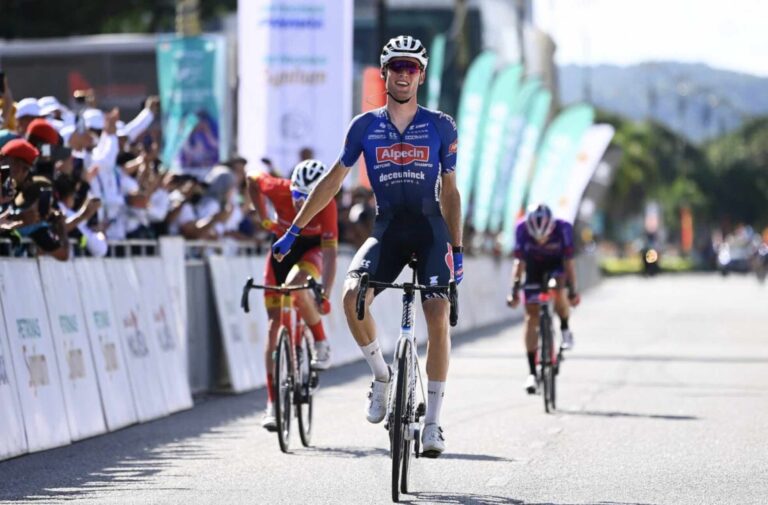 Sjoerd Bax rejoint UAE Team Emirates