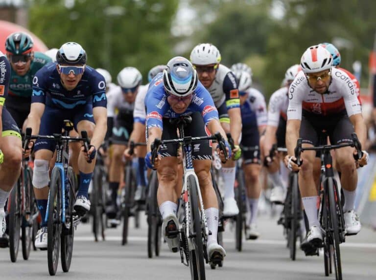 Tour de France : Jasper Philipsen rêve du maillot vert de Wout van Aert
