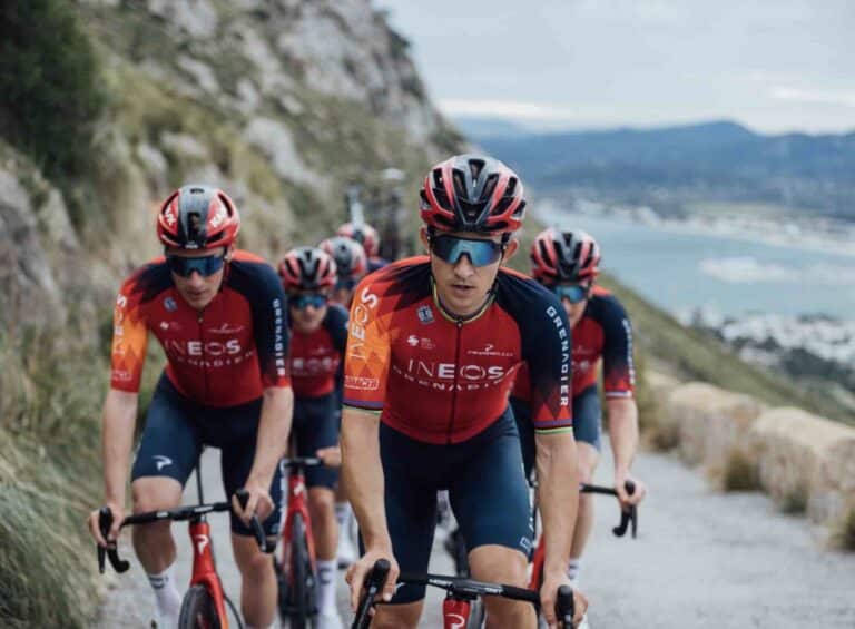 INEOS Grenadiers 2023 avec un effectif de 30 coureurs