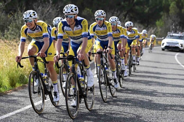 Les coureurs du Team Flanders Baloise en stage à Altea en Espagne