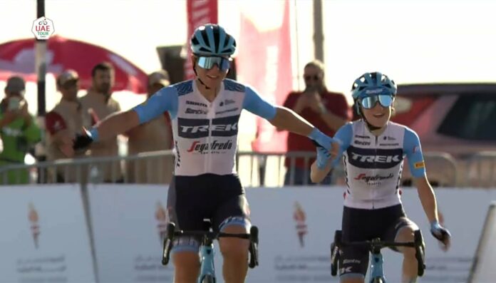 Elisa Longo Borghini et Gaia Realini finissent main dans la main l'étape reine de l'UAE Tour