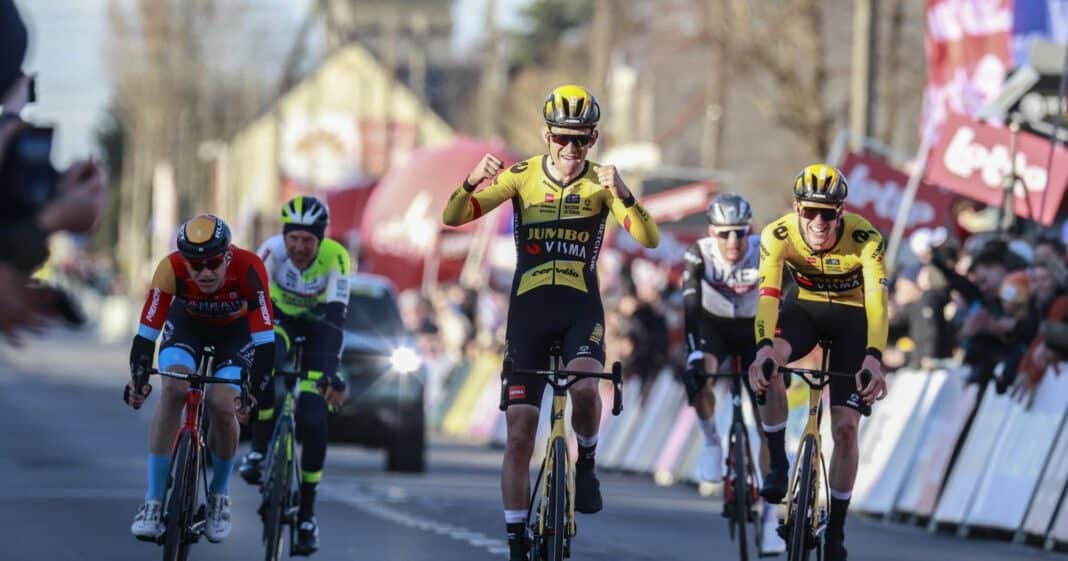Tiesj Benoot conclut un festival de Jumbo-Visma sur Kuurne-Bruxelles-Kuurne