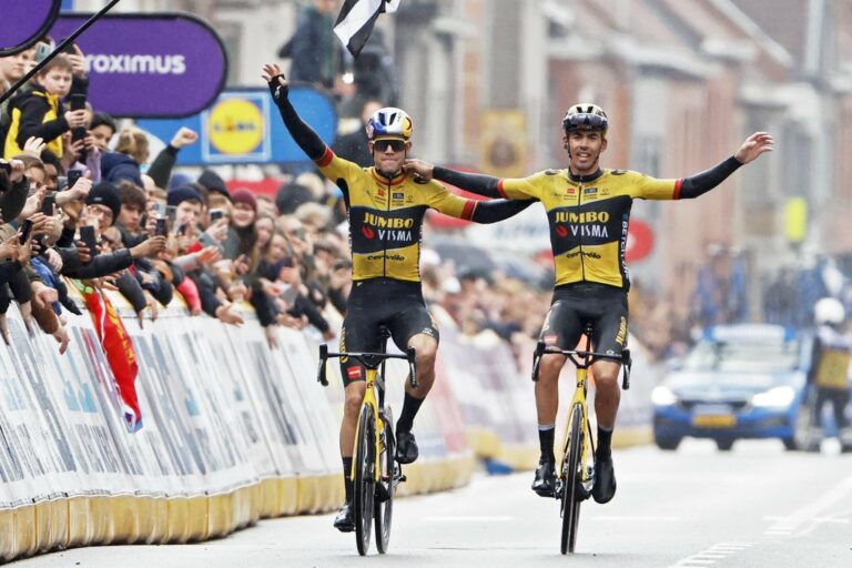 Christophe Laporte devant Wout Van Aert survolent Gand-Wevelgem