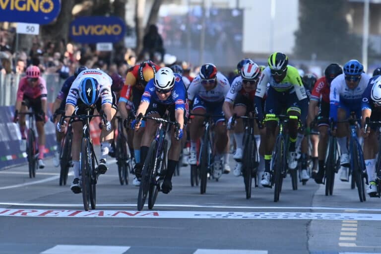 Fabio Jakobsen vainqueur de justesse au sprint sur Tirreno-Adriatico