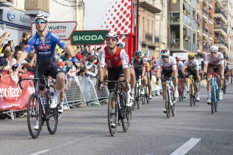 Kaden Groves devance à nouveau Bryan Coquard au Tour de Catalogne