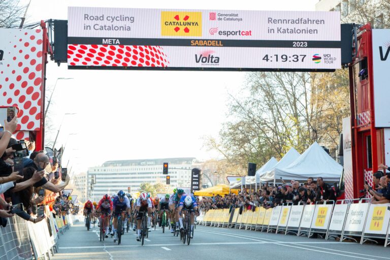 Kaden Groves frustre Bryan Coquard au Tour de Catalogne