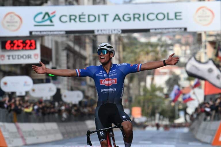 Mathieu van der Poel remporte en solitaire Milan-Sanremo