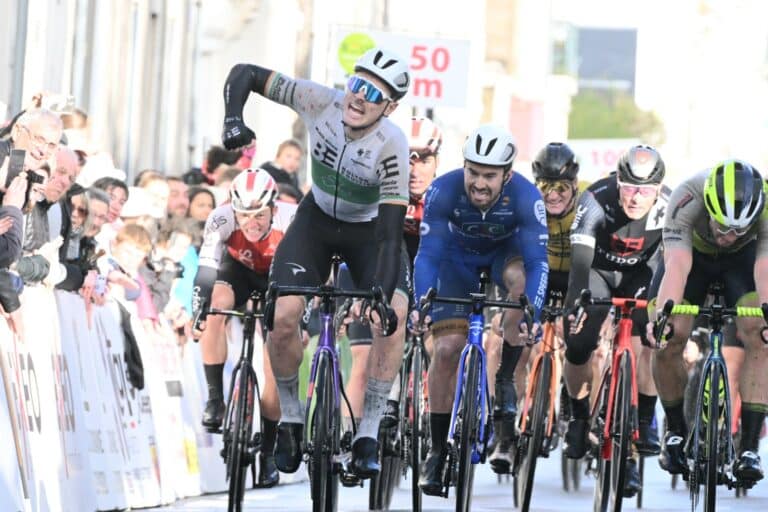 Rory Townsend s’impose à la surprise générale sur La Roue Tourangelle