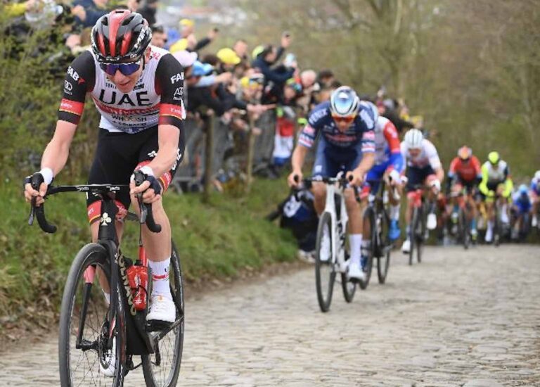 Tadej Pogacar disputera le GP E3 avant le Tour des Flandres