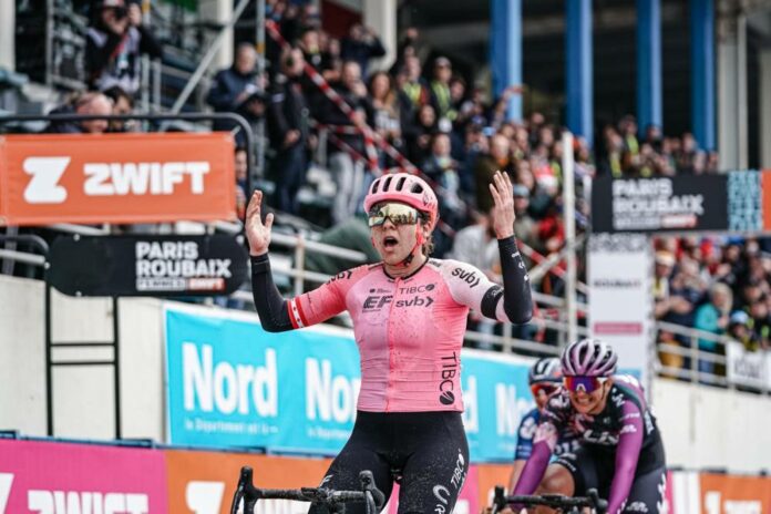 Alison Jackson lauréate surprise de Paris-Roubaix au bout du suspense