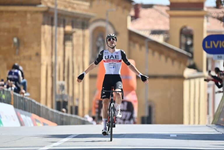 Finn Fisher-Black saisit sa chance en ouverture du Tour de Sicile
