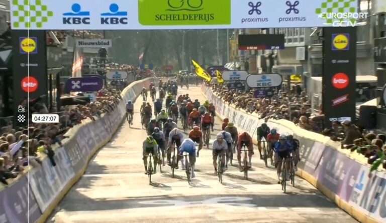 Jasper Philipsen enchaîne avec un sprint victorieux au GP de l’Escaut