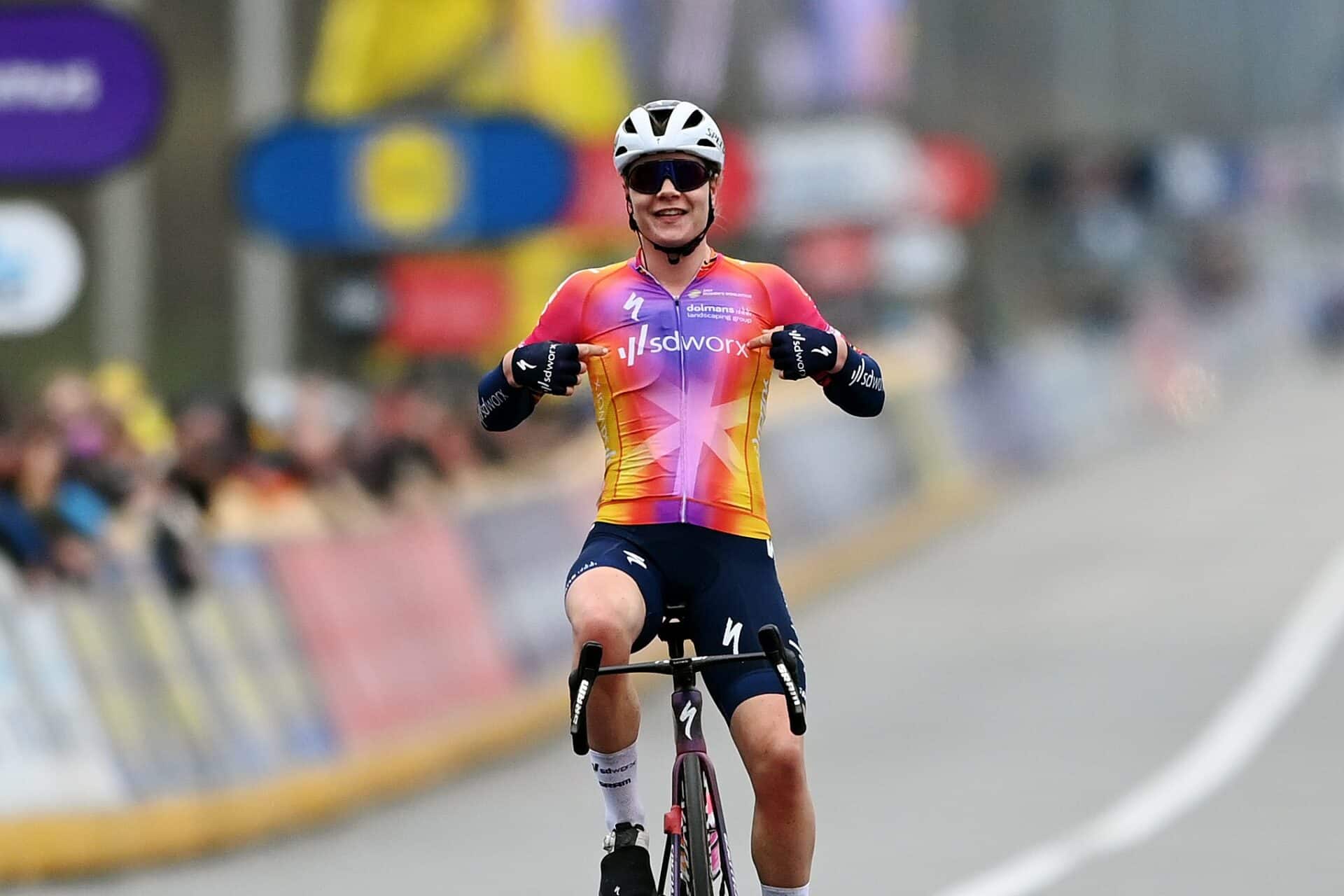 lotte-kopecky-reste-la-reine-du-tour-des-flandres