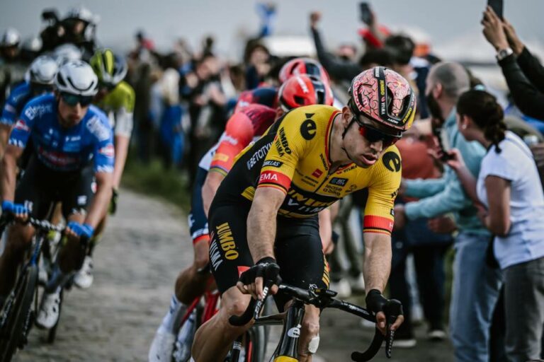 Paris-Roubaix – Wout Van Aert fataliste : « C’est la vie »