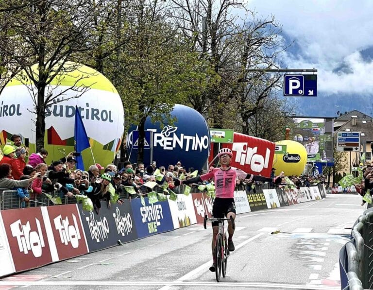 Simon Carr s’adjuge la dernière étape du Tour des Alpes 2023