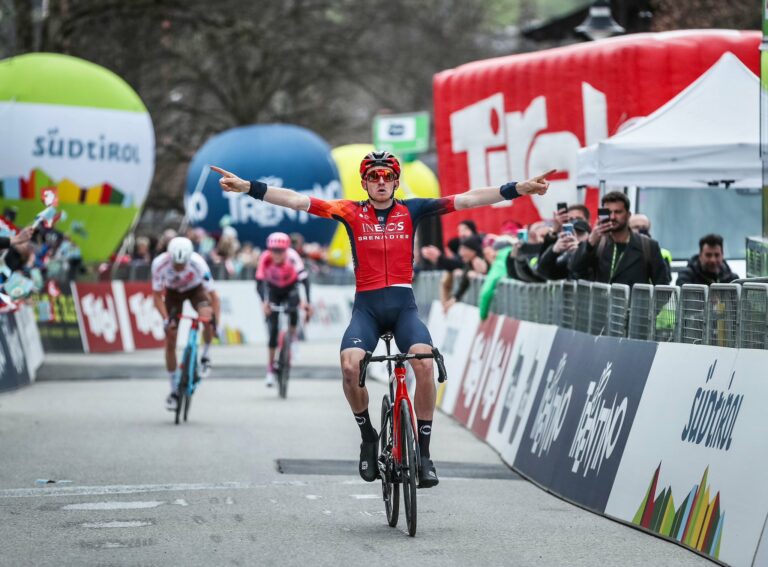 Tao Geoghegan Hart démarre fort le Tour des Alpes