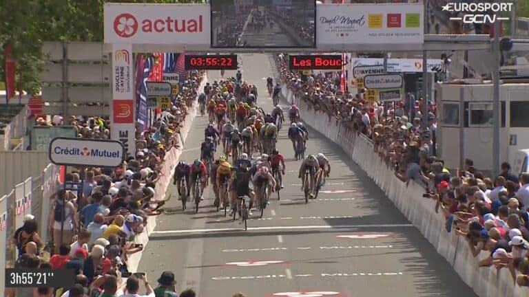 Arvid de Kleijn plus rapide qu’Arnaud Démare, Oier Lazkano remporte les Boucles de la Mayenne