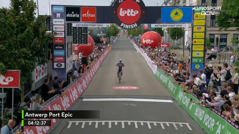 Dries De Bondt s’impose en solitaire sur Antwerp Port Epic et triplé pour Alpecin-Deceuninck