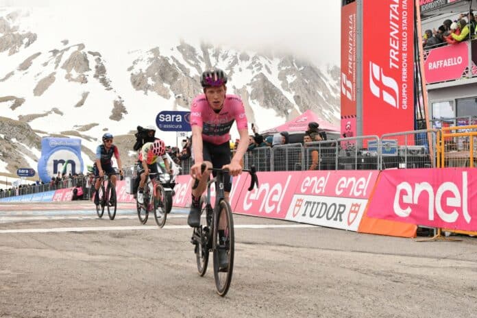 Giro 2023 – Andreas Leknessund toujours leader : « Je m'attendais à des attaques »