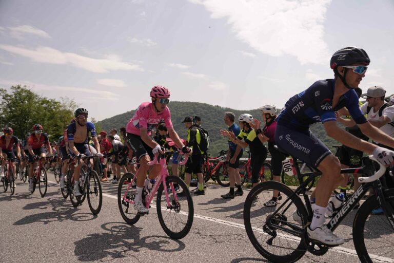 Giro 2023 – Etape 15 : Résumé vidéo en français