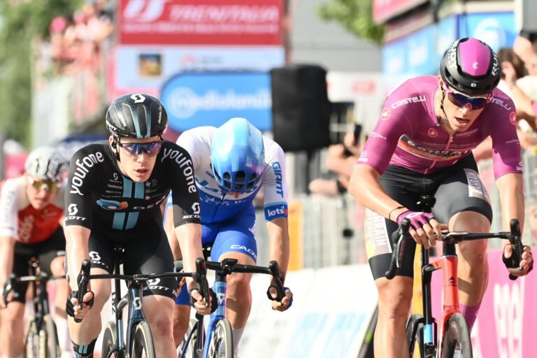 Giro 2023 – Etape 17 : Résumé vidéo en français