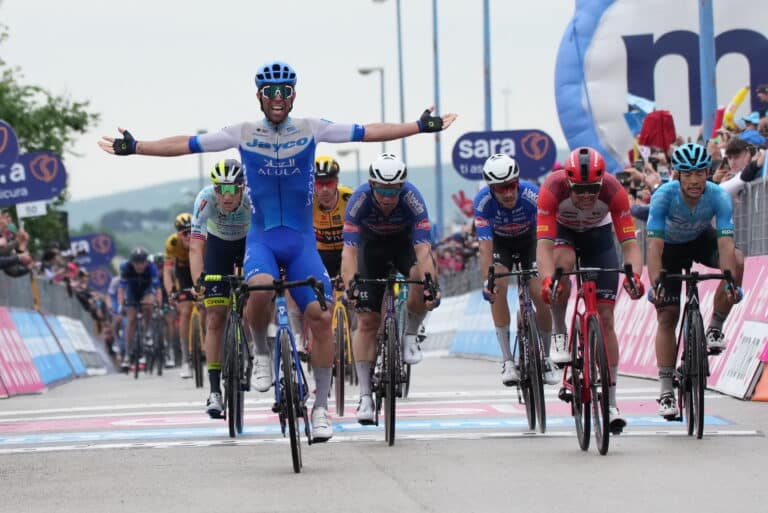 Michael Matthews s’impose au sprint sur le Tour d’Italie