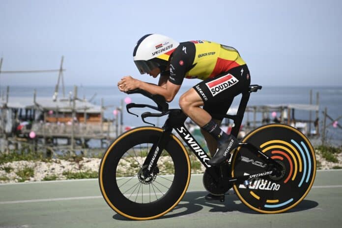 Remco Evenepoel survole le chrono inaugural du Tour d'Italie
