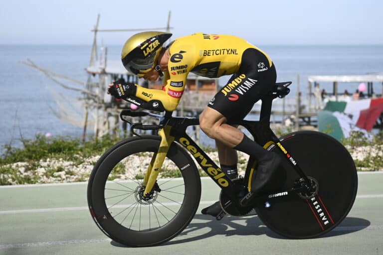 Tour d’Italie – « Je n’ai pas trois minutes de retard » relativise Primoz Roglic