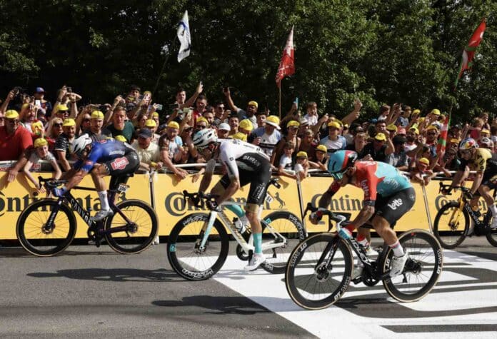 Tour de France 2023 étape 3 Jasper Philipsen remporte le premier sprint massif