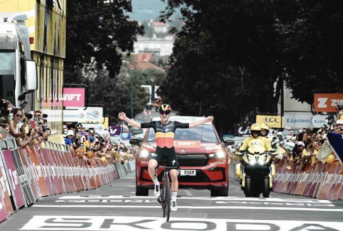 Tour de France 2023 Femmes étape 1 Lotte Kopecky s'impose en solitaire à Clermont-Ferrand