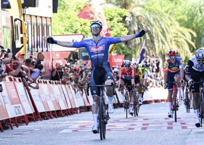Vuelta 2023 étape 4 Kaden Groves l'emporte à Tarragone