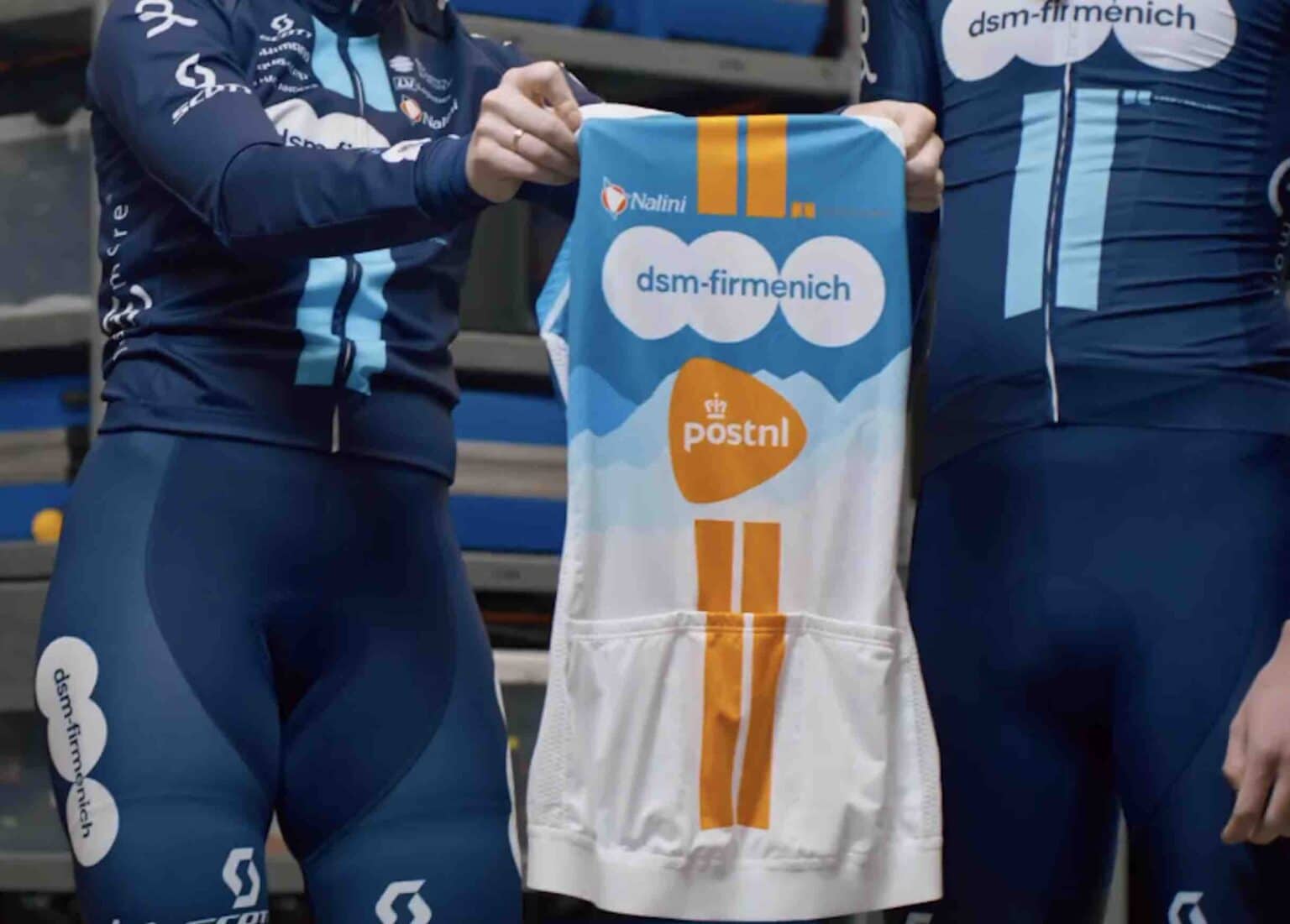 Le nouveau maillot Team dsmfirmenich PostNL 2024