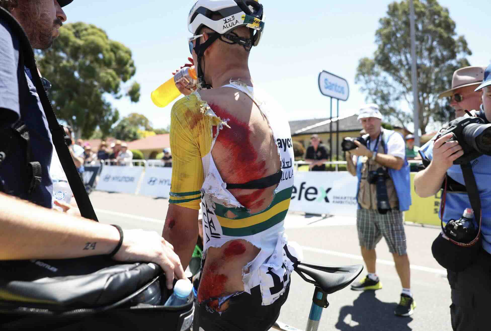 Tour Down Under, étape 3 Luke Plapp chute lourdement