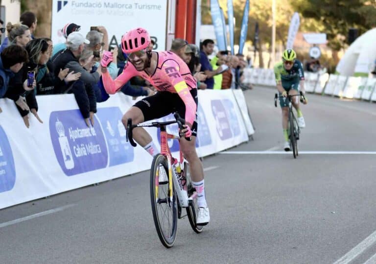 Trofeo Calvia 2024 : Victoire de Simon Carr devant Aleksandr Vlasov