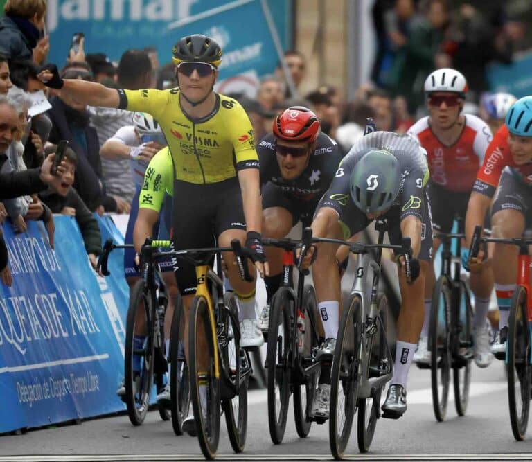 Clasica de Almeria 2024 : Olav Kooij emmené par Wout van Aert