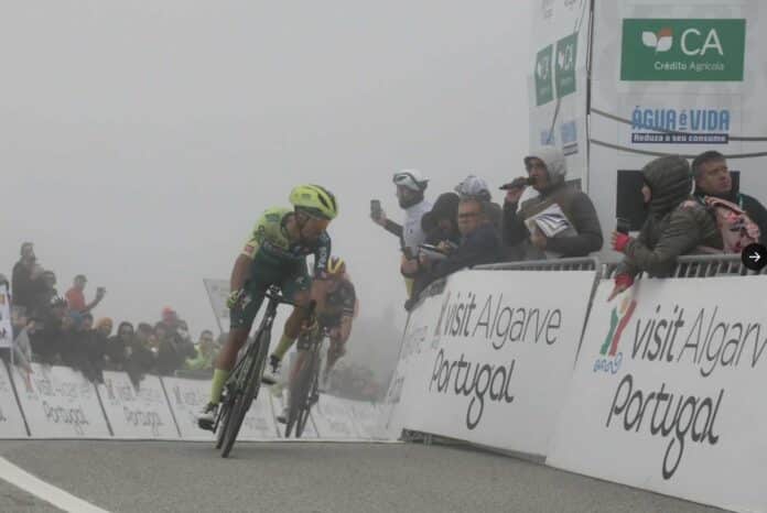 Tour d'Algarve 2024 étape 2 Remco Evenepoel battu par Dani Martinez