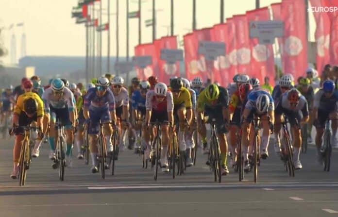 UAE Tour 2024 étape 5 victoire au sprint pour Olav Kooij