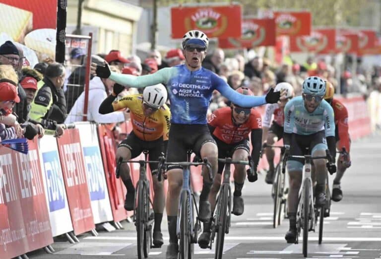 Paris-Camembert 2024 : Victoire de Benoit Cosnefroy à Livarot