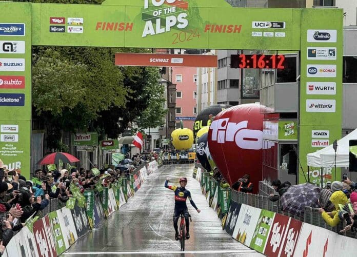 Tour des Alpes Juan Pedro Lopez remporte l'étape de Schwaz