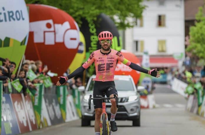 Tour des Alpes Simon Carr remporte la 4e étape