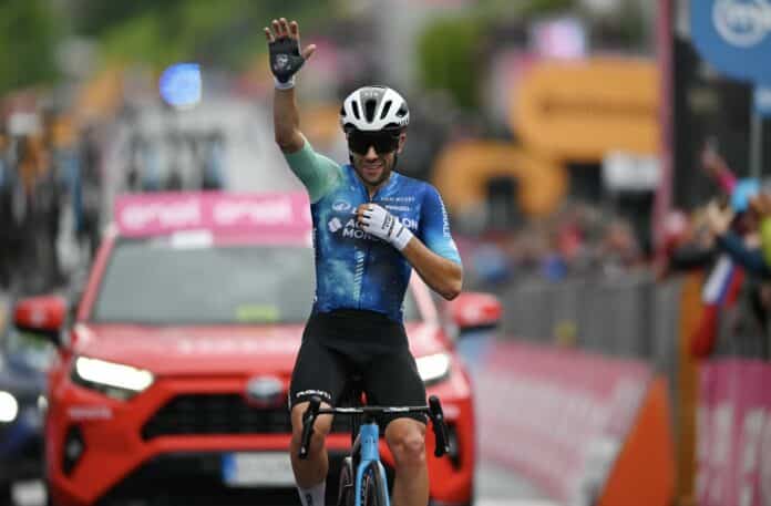 Andrea Vendrame en solitaire sur la 19e étape du Giro à Sappada