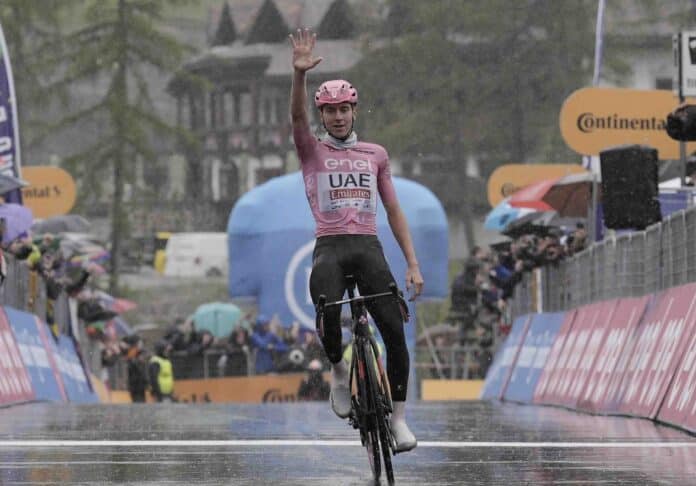Cinquième victoire d'étape pour Tadej Pogacar sur les routes du Tour d'Italie