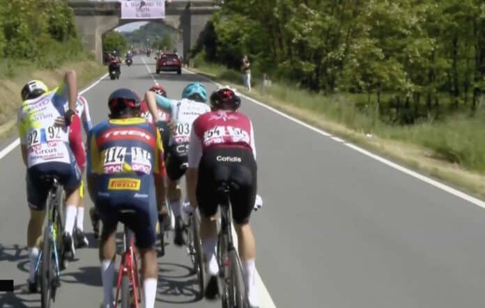 Direct Giro 2024 6 coureurs échappés sur la 1ère étape
