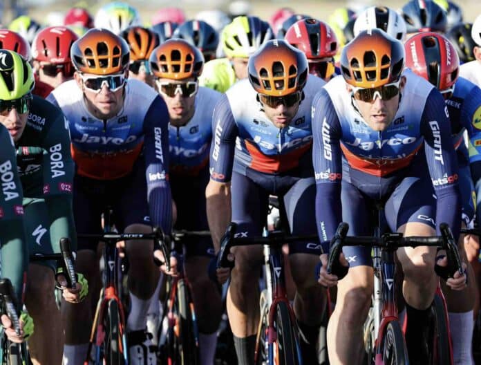 Giro 2024 l'effectif de huit coureurs de la Team Jayco AlUla