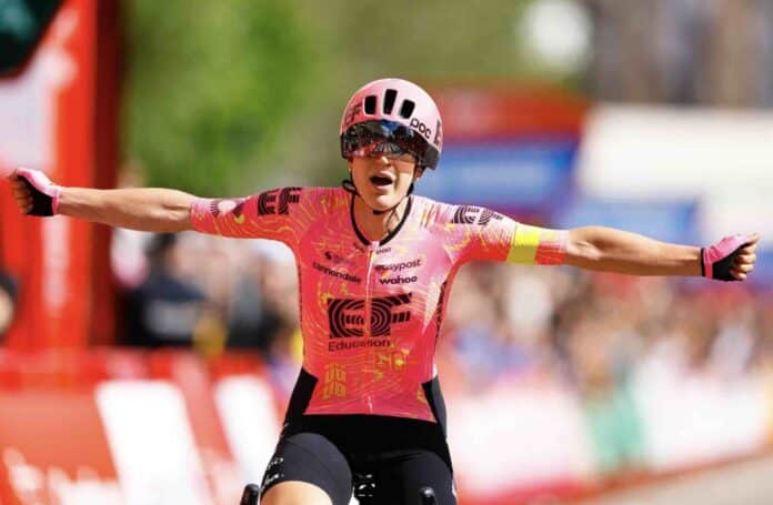 La Vuelta Femenina Kristen Faulkner en solitaire à Saragosse