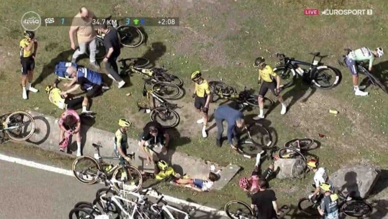 L’UCI sort le carton jaune pour améliorer la sécurité des coureurs