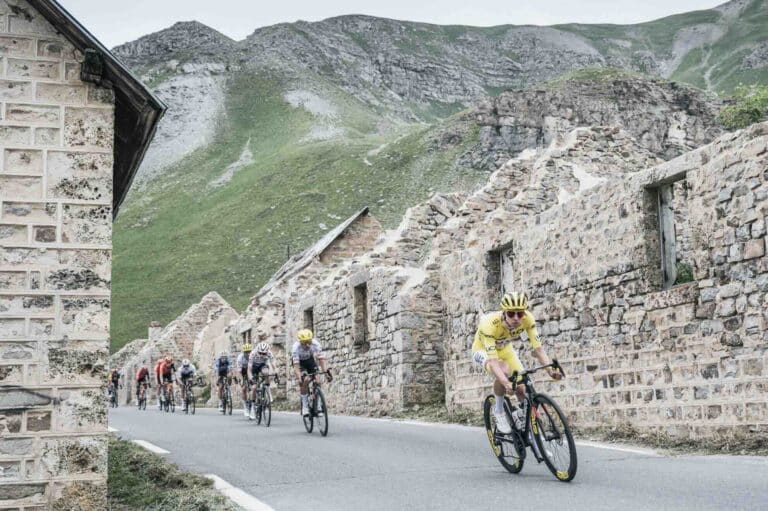 Dernière étape de montagne pour les 141 coureurs du Tour de France (20e)