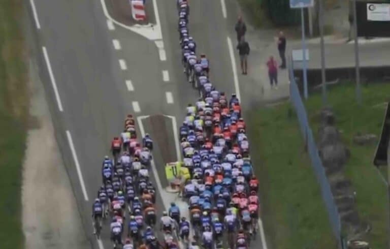 EN DIRECT. Tadej Pogacar a failli chuter sur la 5e étape du Tour de France