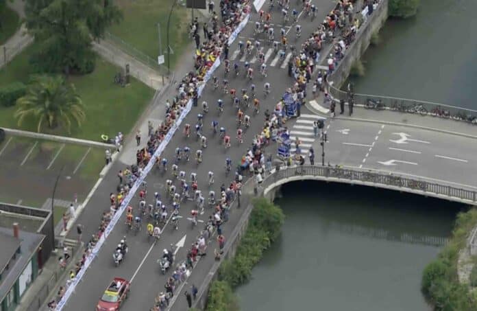 En direct Tour de France le départ de la 14e étape Pau Saint Lary Soulain a été donné