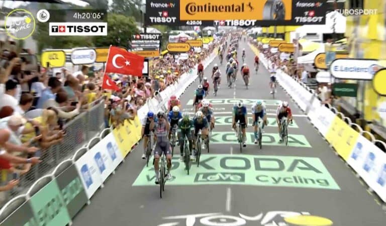 Tour de France 2024 : Jasper Philipsen remporte au sprint l’étape de Saint-Amand-Montrond